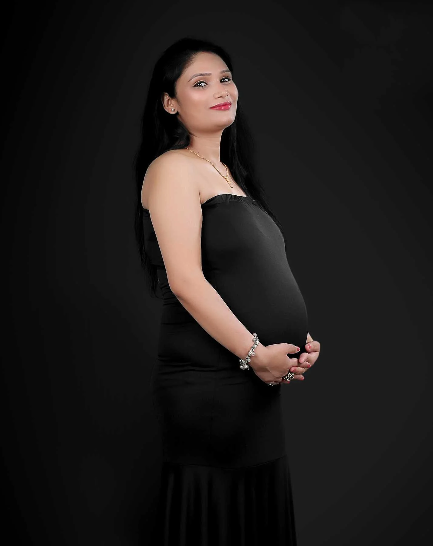 maternity-photoshoot-dress.jpg