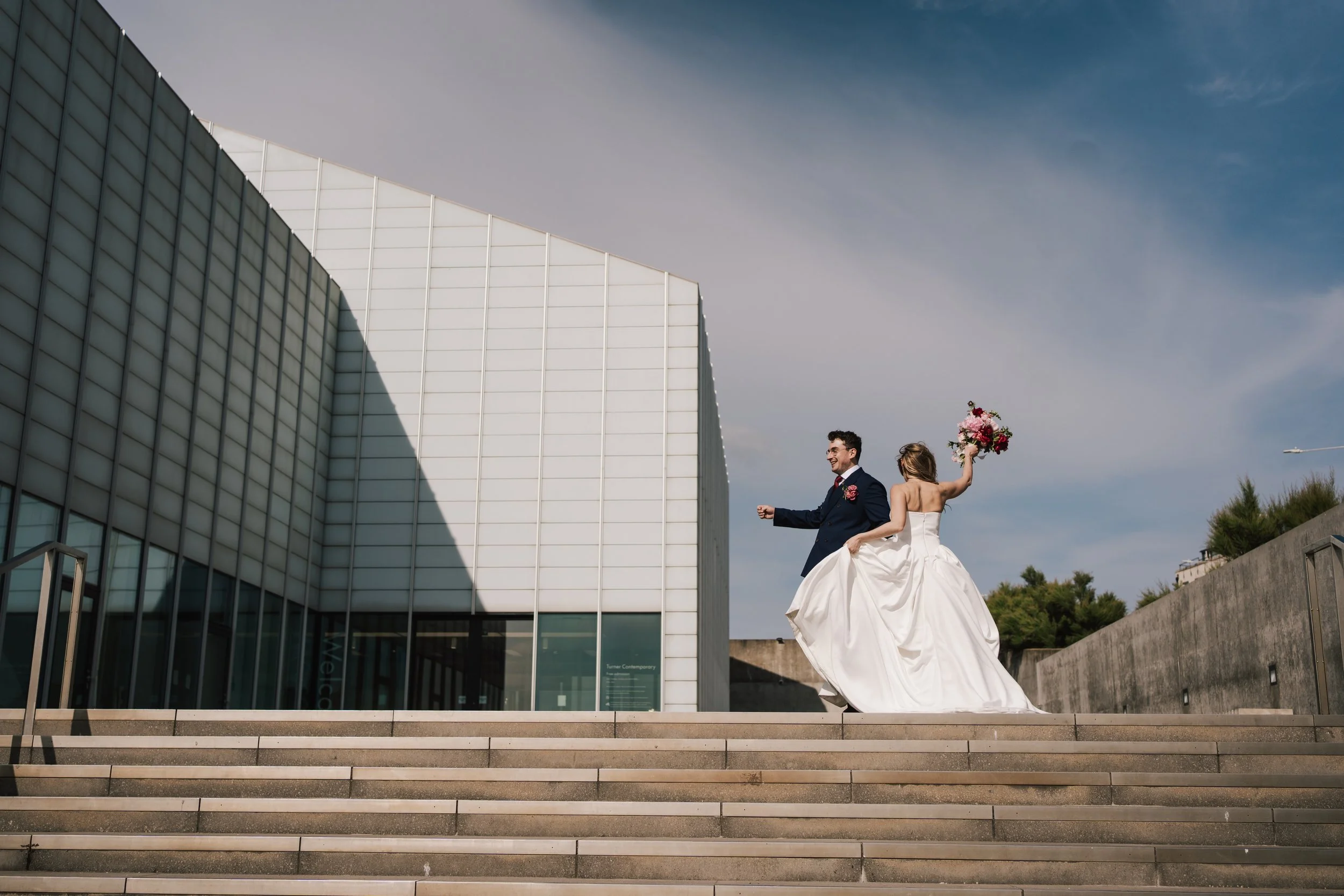 C&S-TURNER-CONTEMPORARY-WEDDING-lisajanephoto-0602.jpg
