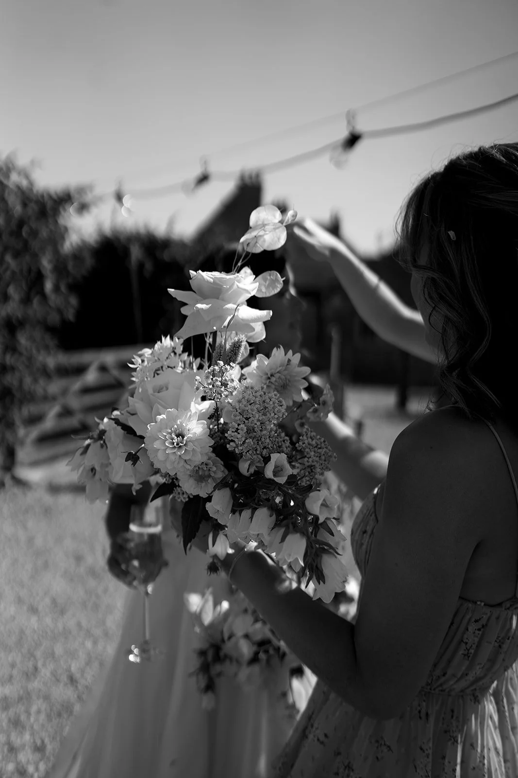 elmley-nature-reserve-bride-bouquet-white.jpg
