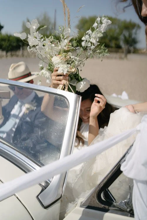 white-wedding-flowers-elmley-nature-reserve-car-bouquet.jpg
