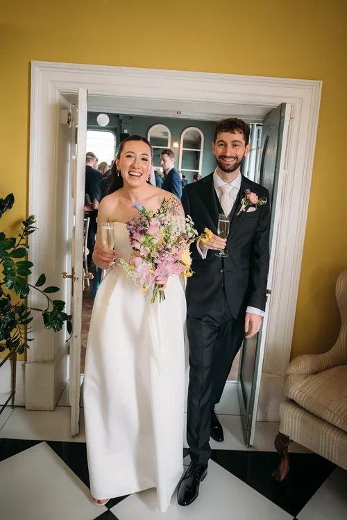Albion-House-Hotel-Ramsgate-Kent-fireplace-wedding-flowers.webp