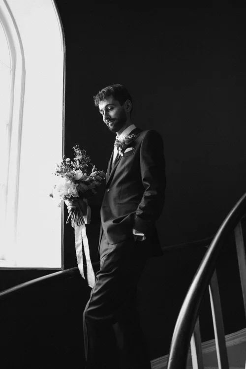 Albion-House-Hotel-Ramsgate-Kent-fireplace-bridal-bouquet-wedding-flowers-groom.webp