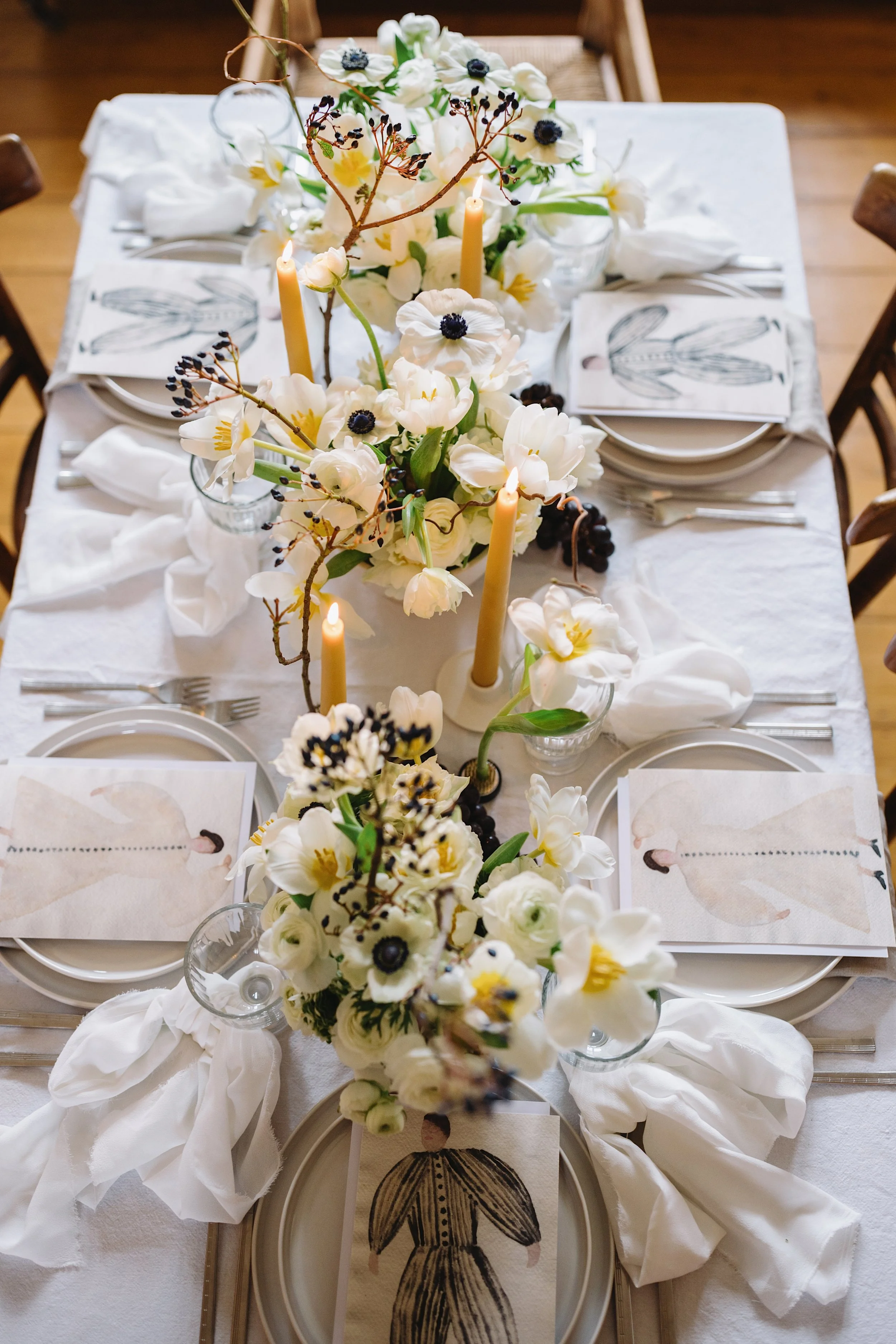 intimate-wedding-tablescape-seasonal-flowers.jpg