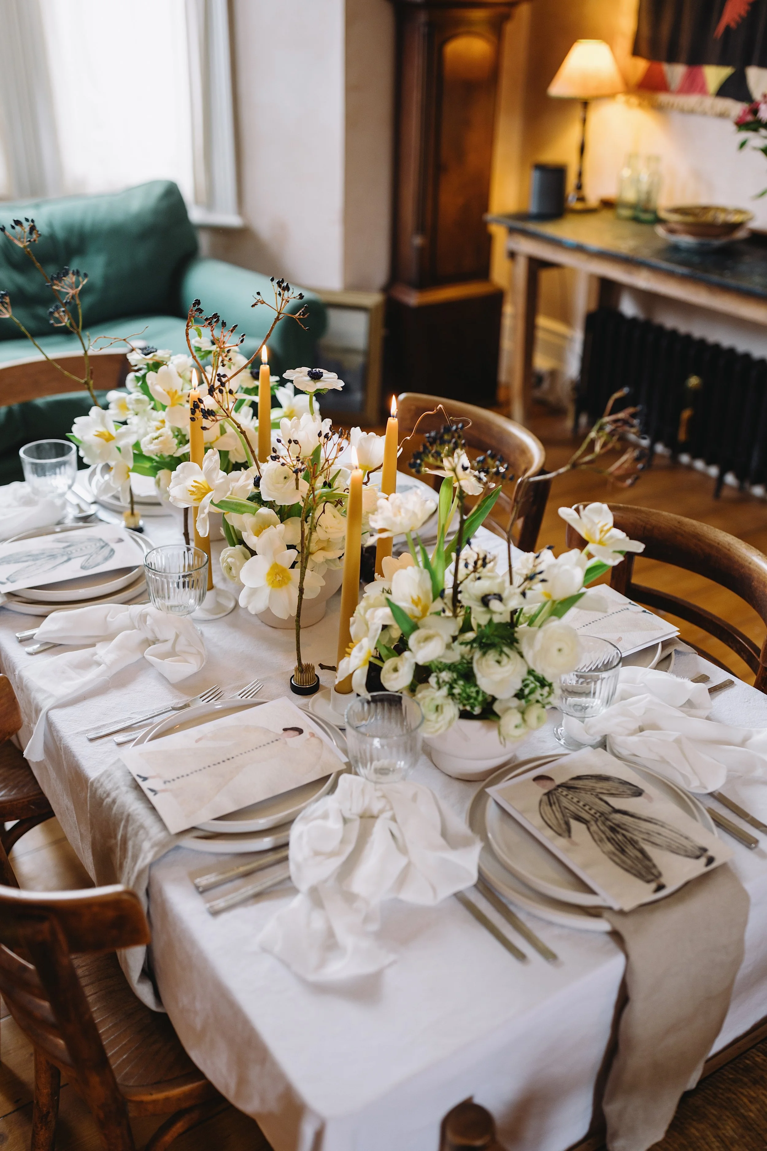 intimate-wedding-tablescape-floral-styling.jpg
