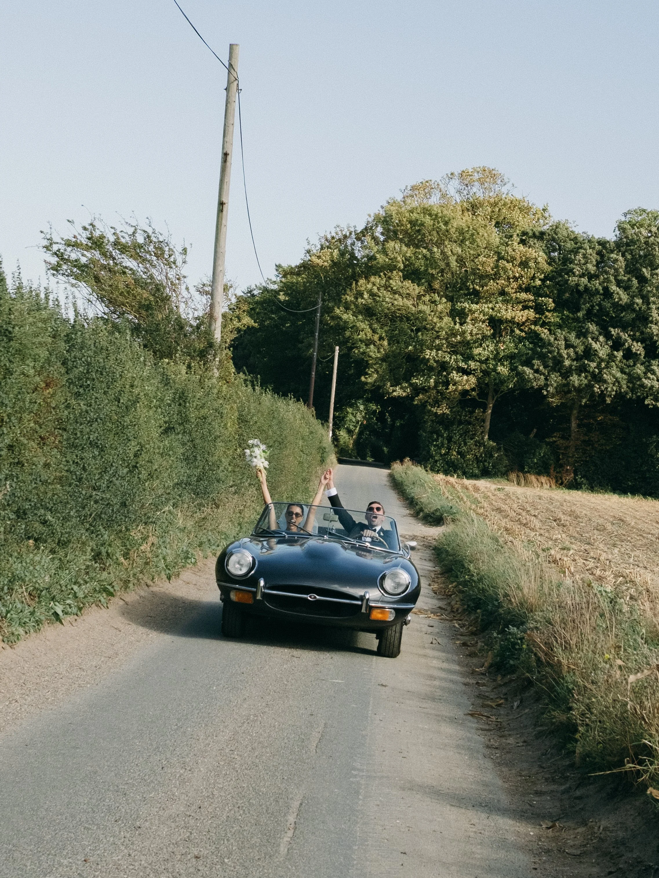 ripple-court-estate-vintage-car-wedding.jpg