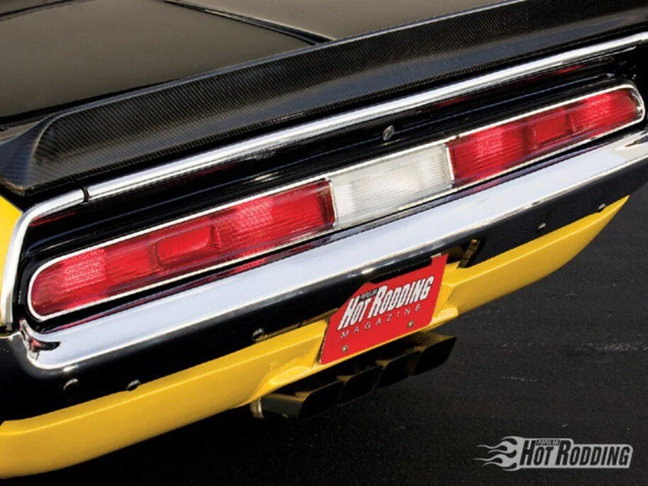 0902phr_02_z-1970_dodge_challenger-rear_taillights.jpg