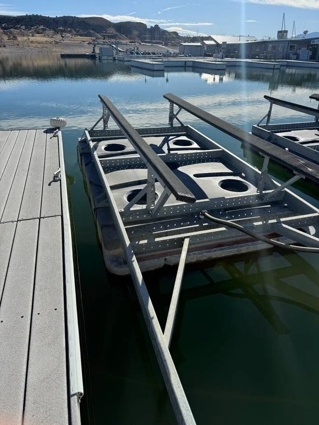 HydroHoist FM6500 Boat Lift - Slip Included