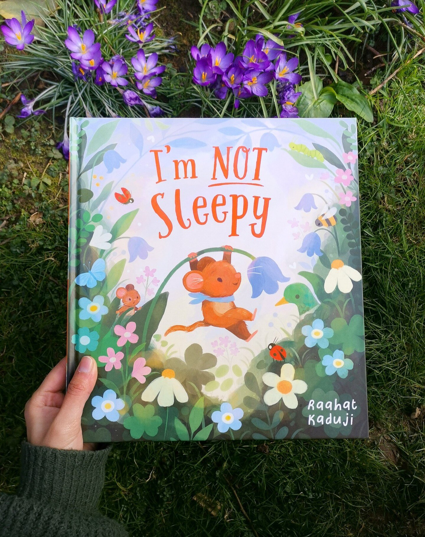 Happy book birthday to I'm Not Sleepy!! 🌸🌷🌿🌼🐭

Today's the day that this little book makes its way into the world. This was a huge labour of love and I'm so excited for you to meet Flora, her friends, and to see all that she discovers in her jou