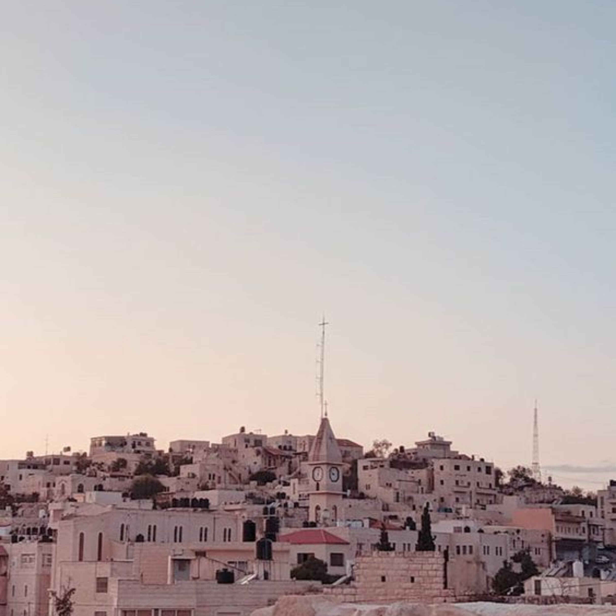 Pink sunset - pink pita - pinkyzaza ; pink everywhere 🦩⁣
.⁣
.⁣
.⁣
#lebanontimes #lebanonweekly #🇱🇧 #orientaldaily #sunvibes #inspodecor #sunsetaddict #sunsetpic #sunsetlove #pinklovers