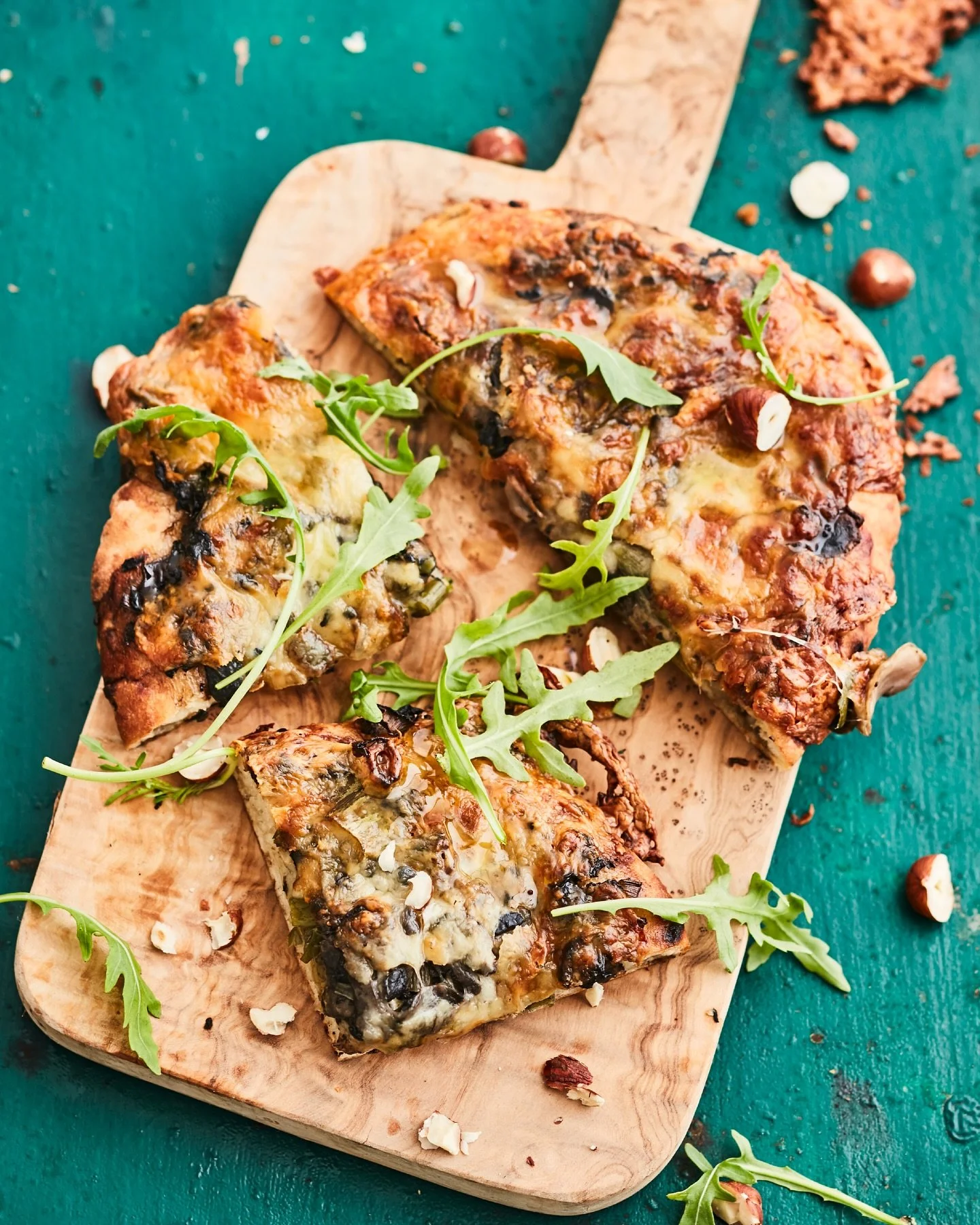 Une pita. Mais pens&eacute;e comme une pizza. Et mang&eacute;e comme un coup de foudre.
 #PitaPizza #Pitazza #ZazaMood #StreetFoodLove #SimpleMaisBon