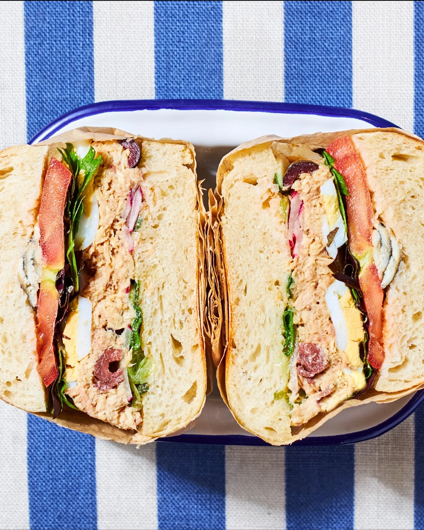 Le LULU, c&rsquo;est le classique du Sud : simple, franc, efficace

#Bagnard #BagnardParis #PanBagnat #SandwichParis #ClassiqueDuSud #CuisineNicoise #FoodParis #ParisFood