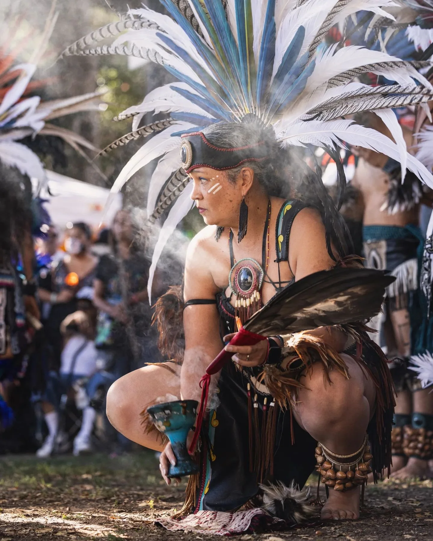 Photo from D&iacute;a de los Muertos in San Jos&eacute;, CA. @calpulli_tonalehqueh
.
.
.
.
#indigenouspeoplesday
#azteca 
#danza
#calpulli
#colorpop
#bayarea