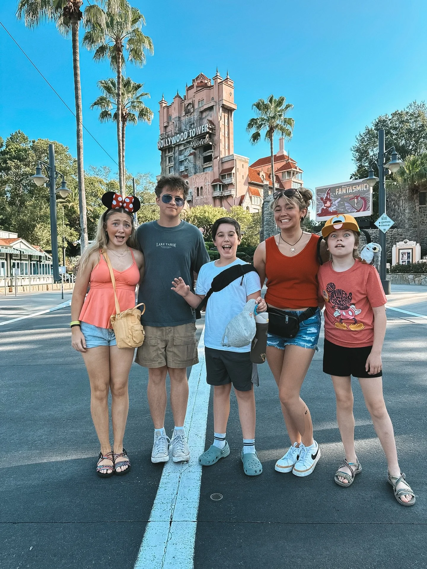 🌱✨ RIDER SWITCH: If you&rsquo;re visiting Disney with little ones who can&rsquo;t ride (or even older ones who just don&rsquo;t want to ride) you&rsquo;ll want to take advantage of the Rider Switch Service.

Here&rsquo;s how it works! 

When a ride 