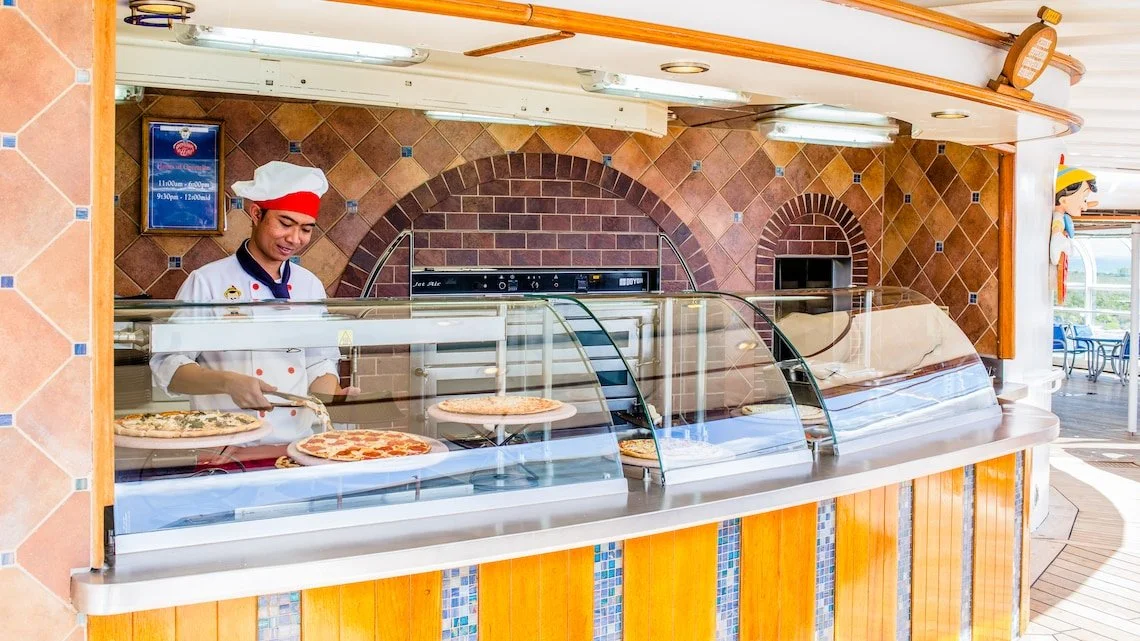 pinnochios-pizzeria-00.jpg
