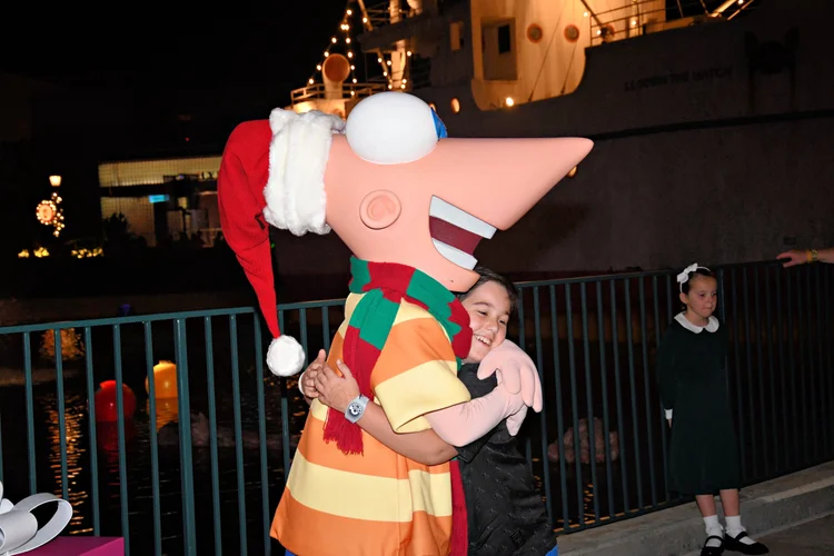 Meeting a character at a nighttime event