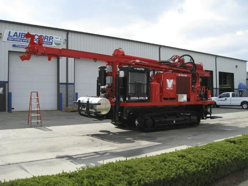 The V-140TRX drilling rig supports advanced drilling methods and technologies, improving efficiency and results.