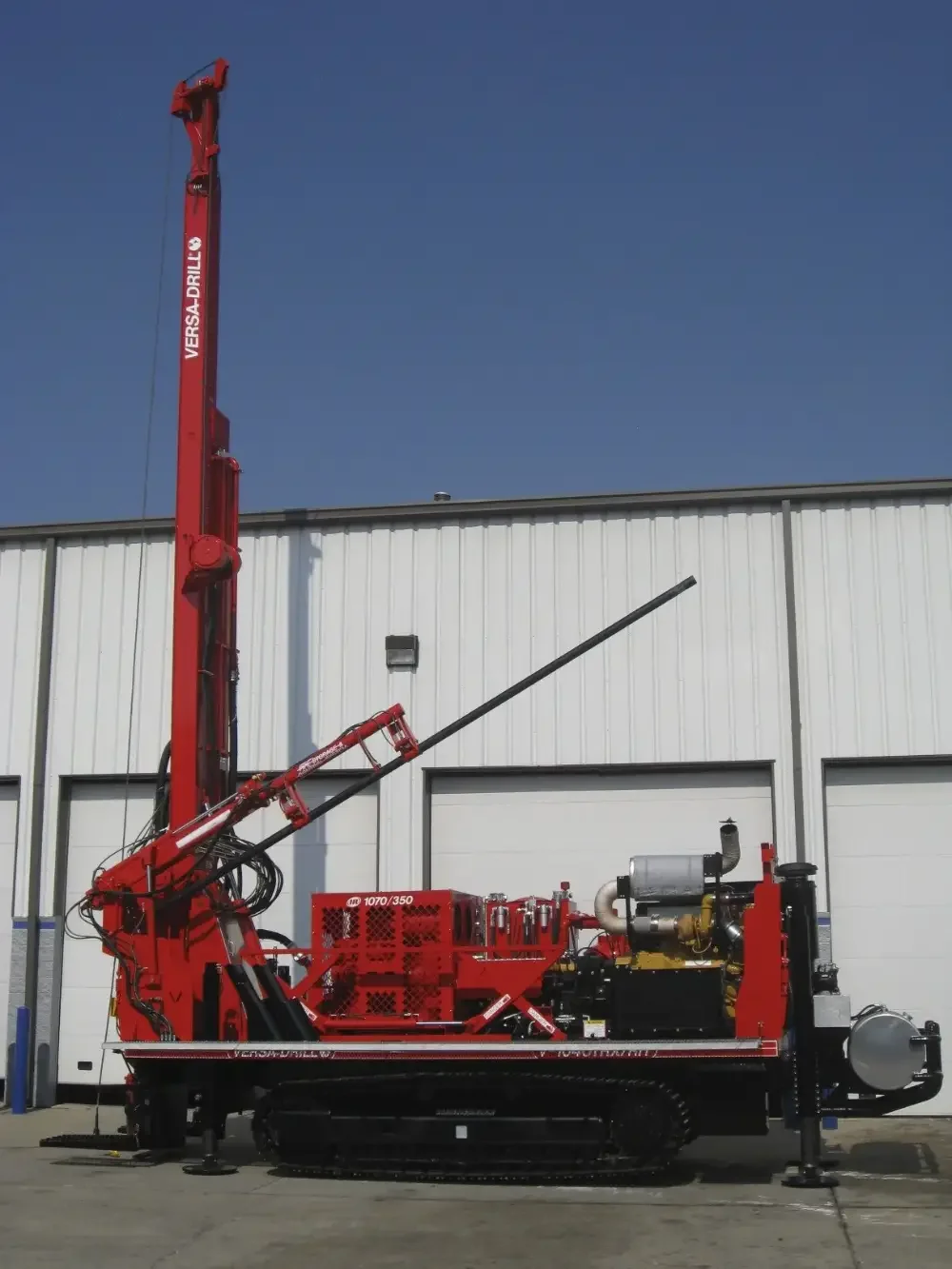 The V-140TRX drilling rig can be set up and ready for drilling in a short amount of time, maximizing productivity.