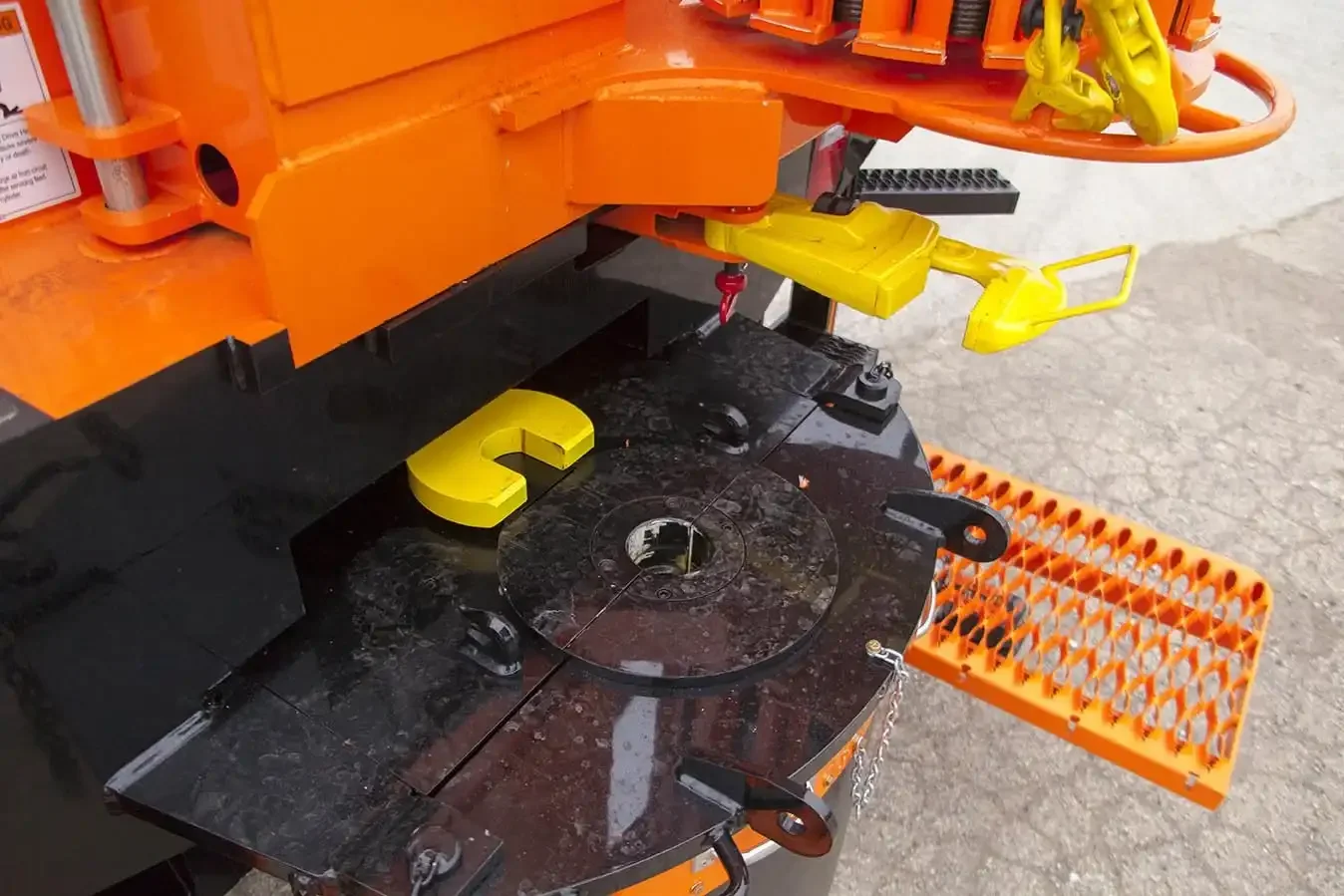 The V-125X drilling rig's efficiency and durability contribute to overall cost savings.