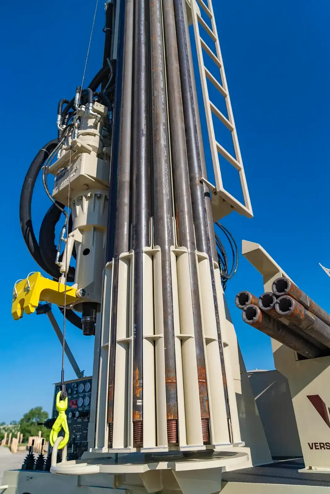 The V-140 X drilling rig's design minimizes its impact on the environment.