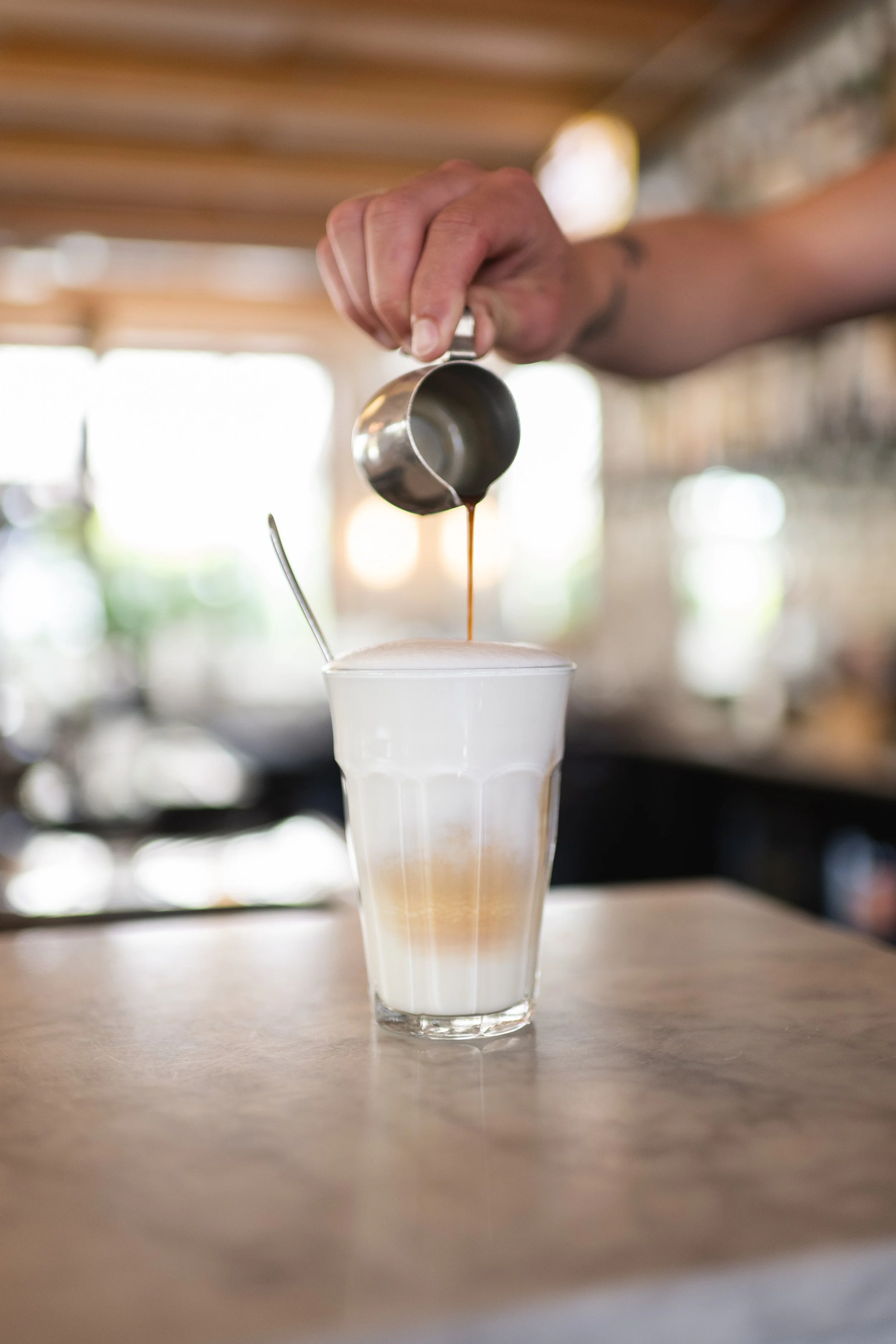 Café Koophandel - restaurant Ouddorp - coffee latte koffie.jpg