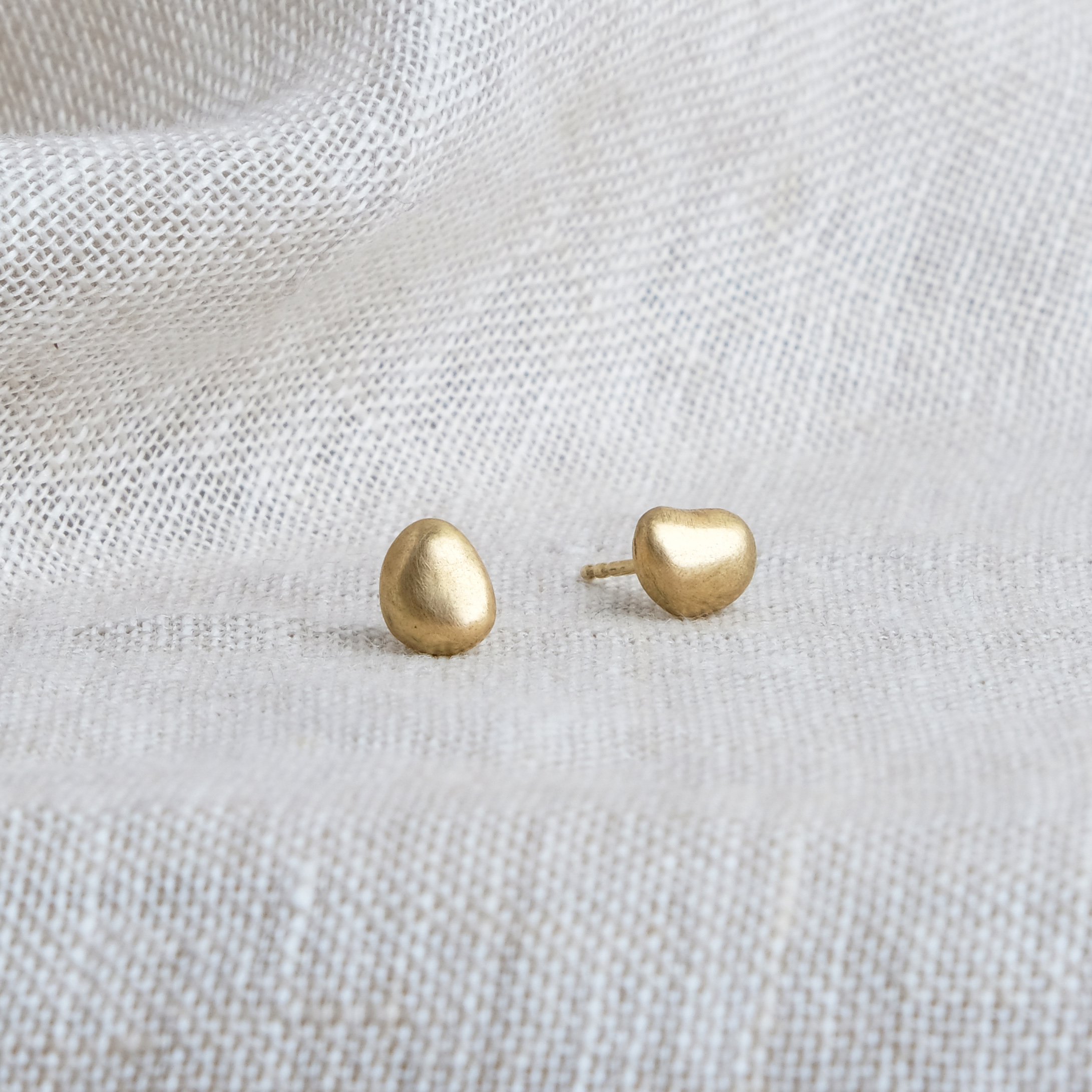 Pietra Ohrstecker Gold Bernasconi.jpg