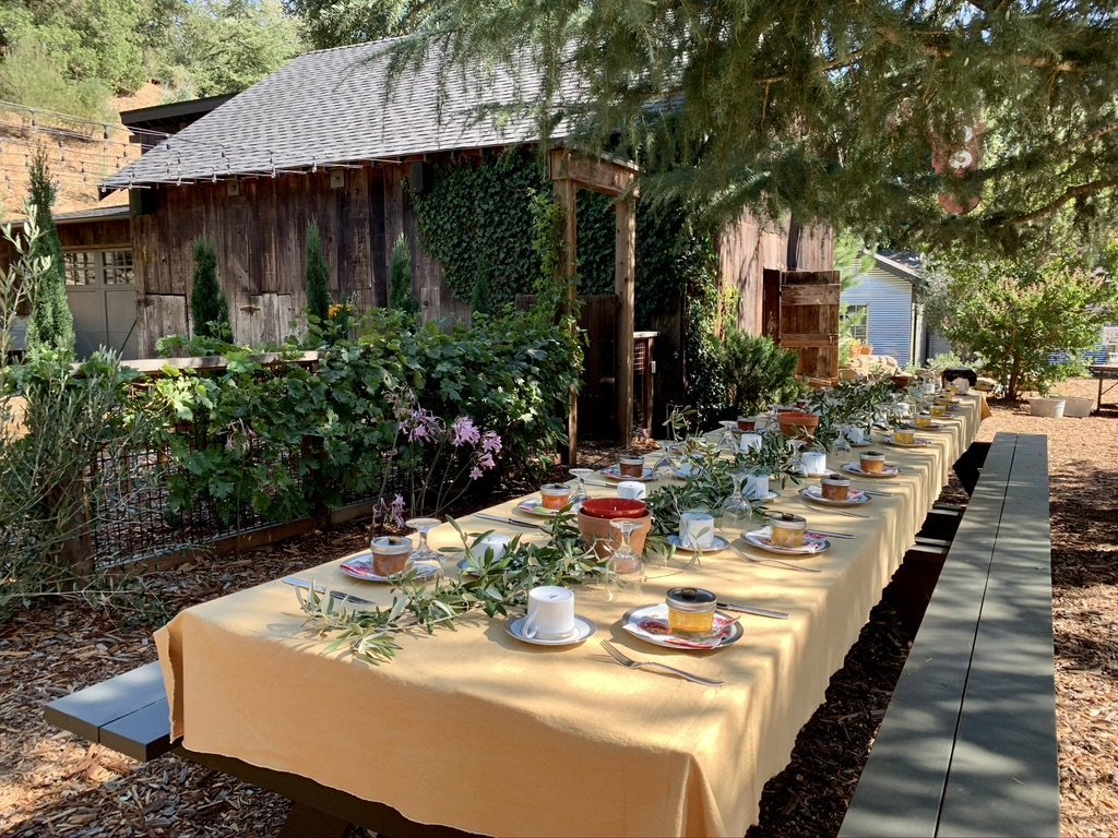 Wedding_Table_Barn.jpeg