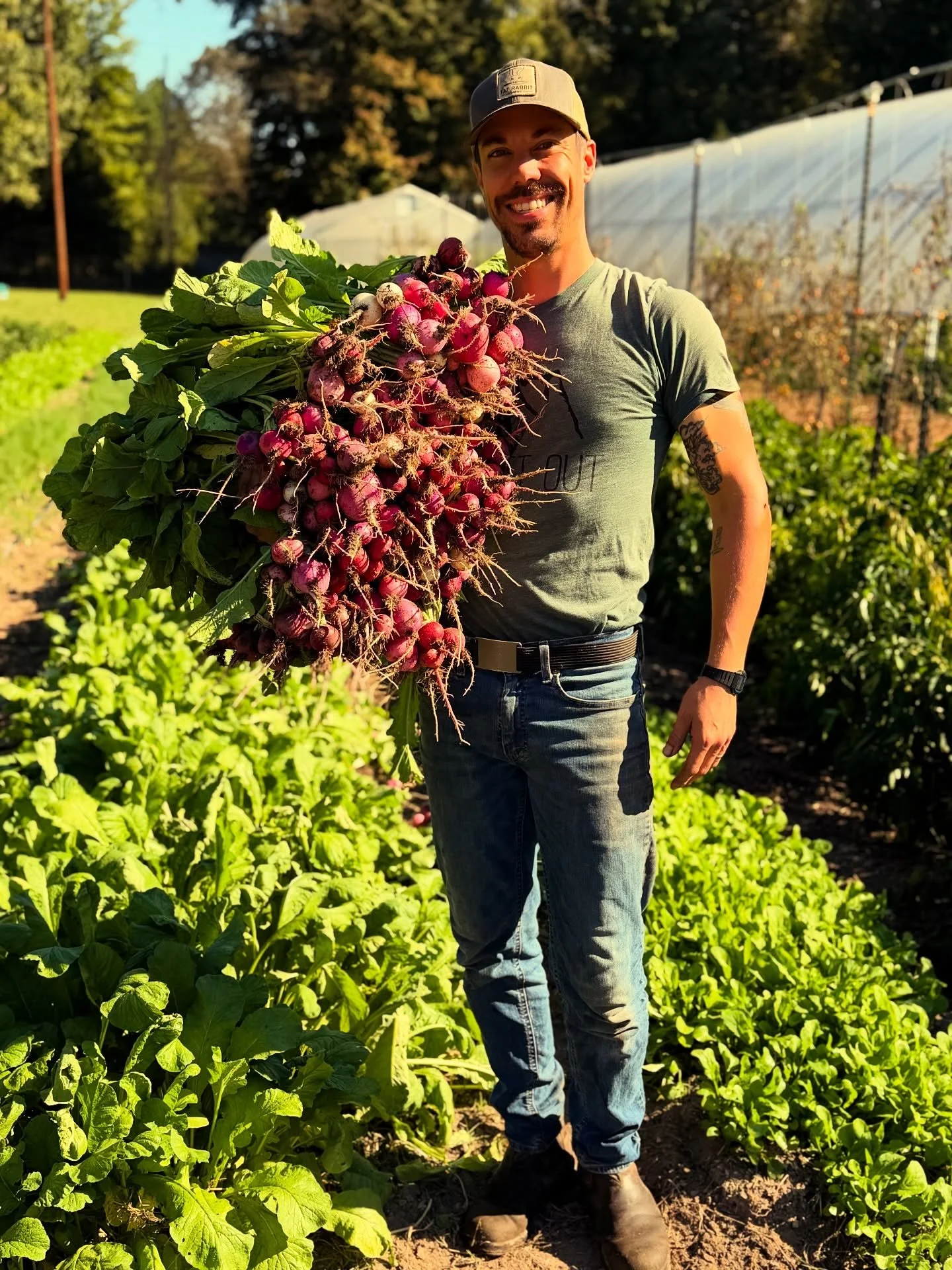 Farmer Kyle looks pretty rad harvesting for Saturday market! 🫜😎