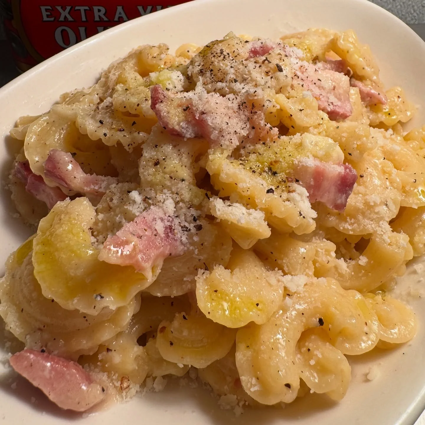 &ldquo;Pasta Alla Gricia&rdquo; Did you know it&rsquo;s one of the four Roman pastas?! Come in and try it and maybe pick up some last minute gifts from our market too!🍝🍷🎄

Find our full menu on our website! (Link in our bio)