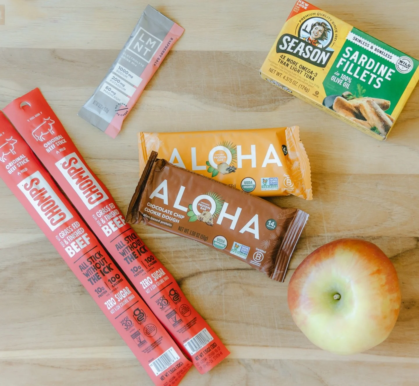 Your gentle reminder that staying on track through the holidays doesn&rsquo;t have to be complicated. 

Protein. Hydration. Simple, Real Food.

My favorite &ldquo;between the holidays&rdquo; snacks:
✨ Protein bars
✨ Beef sticks
✨ Electrolytes
✨ Fruit