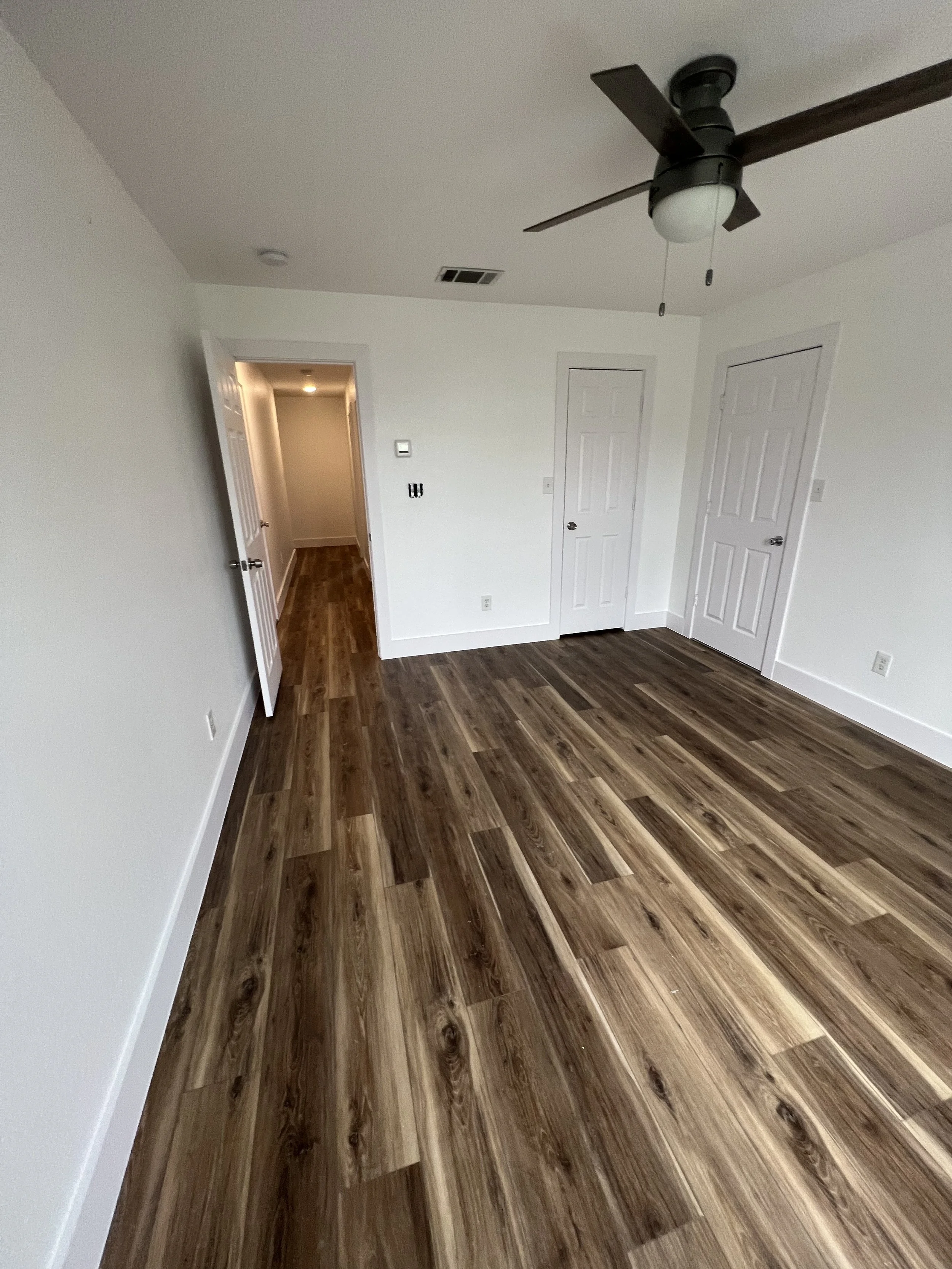 Luxury Vinyl Plank Floor Construction House of Hammers LLC Hugo Reyes-Ortiz