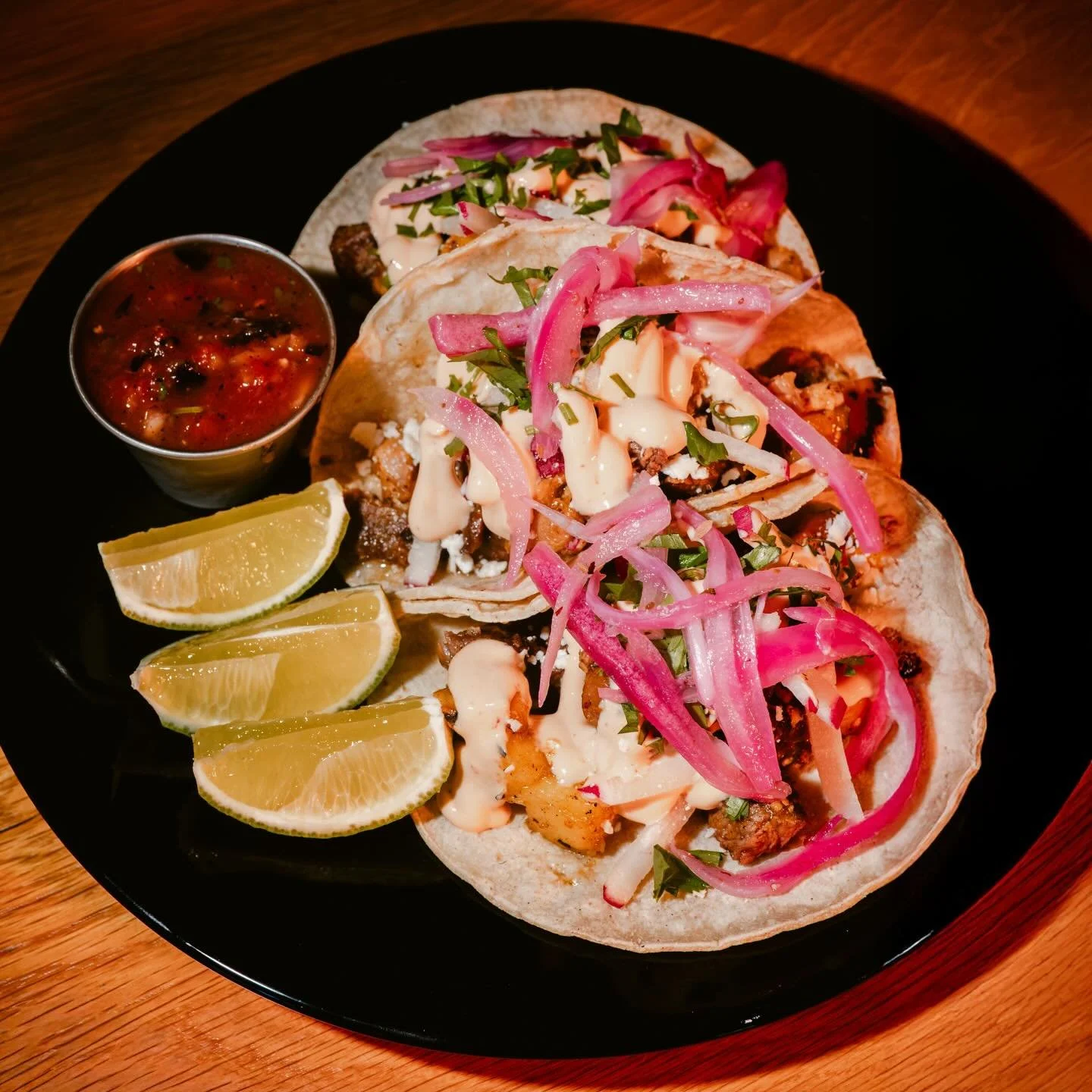 Our new menu features your classic Bourbon Highway favorites plus tacos, quesadillas, and more 🤠🌮

Now available Thurs-Sat starting at 4PM

#bourbonhighway #countrybar #walnutcreekeats walnutc