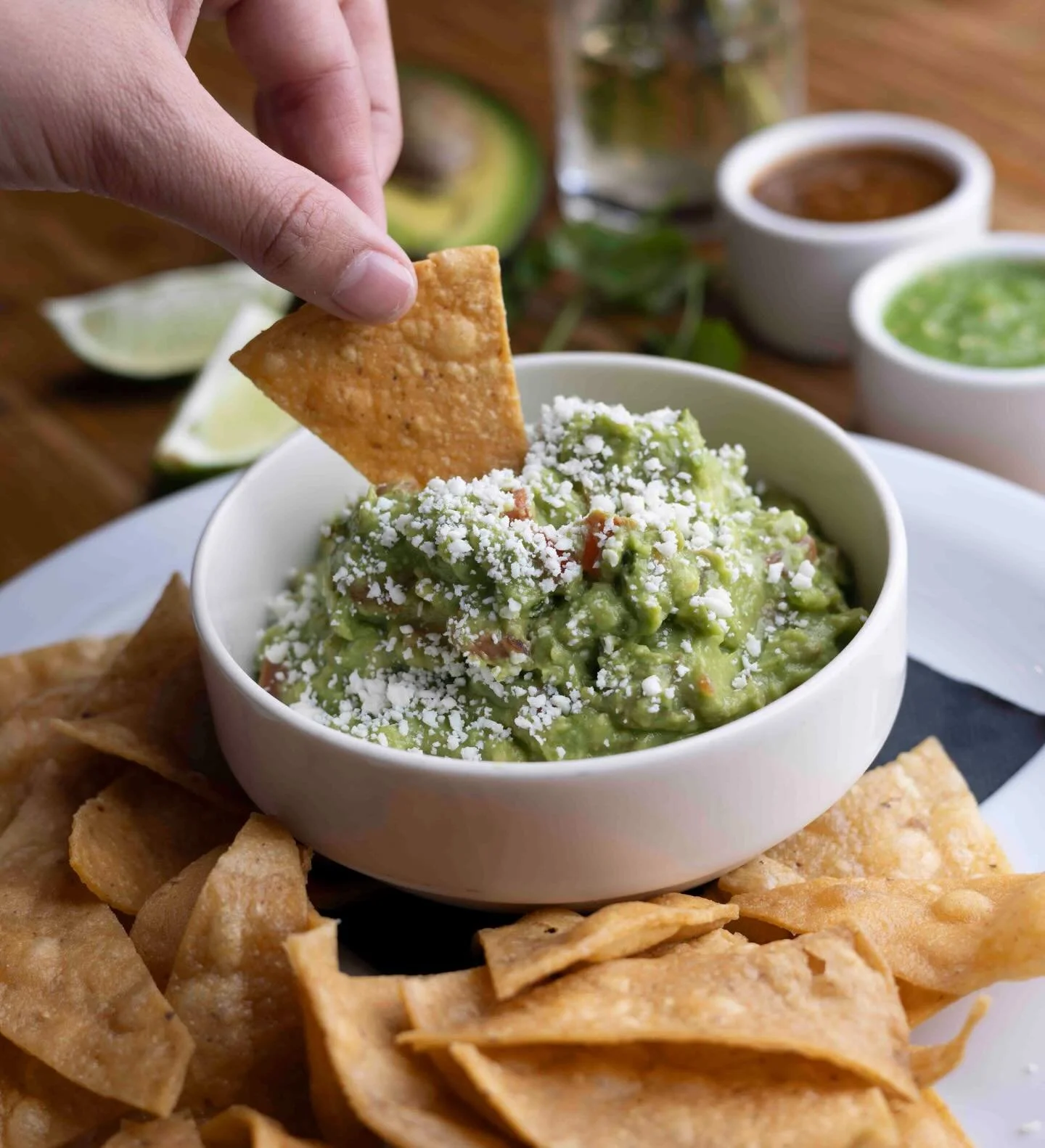 Chips &amp; guac is the perfect way to kick things off at Bourbon Highway. Easy to share, hard to stop eating 🥑

#bourbonhighway #walnutcreek #walnutcreekeats #chipsandguac