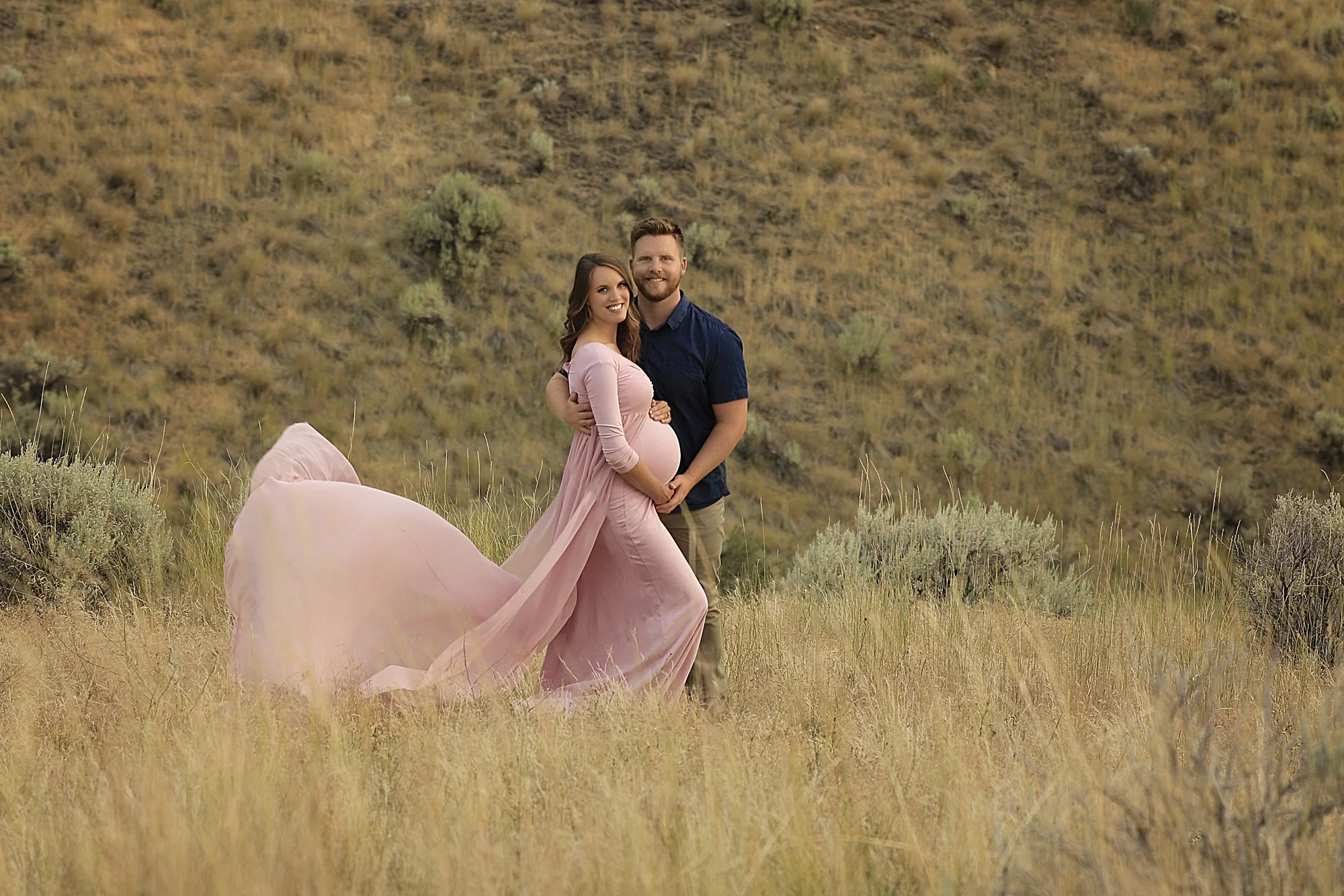 mom-dad-dress toss-pink-grass-maternity.jpg