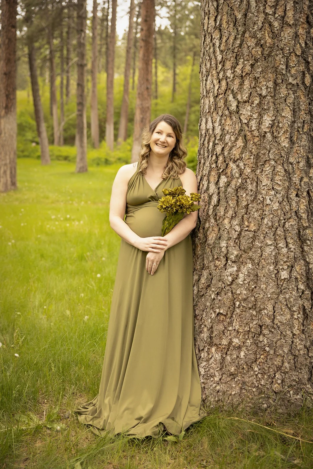 maternity-outdoor-green