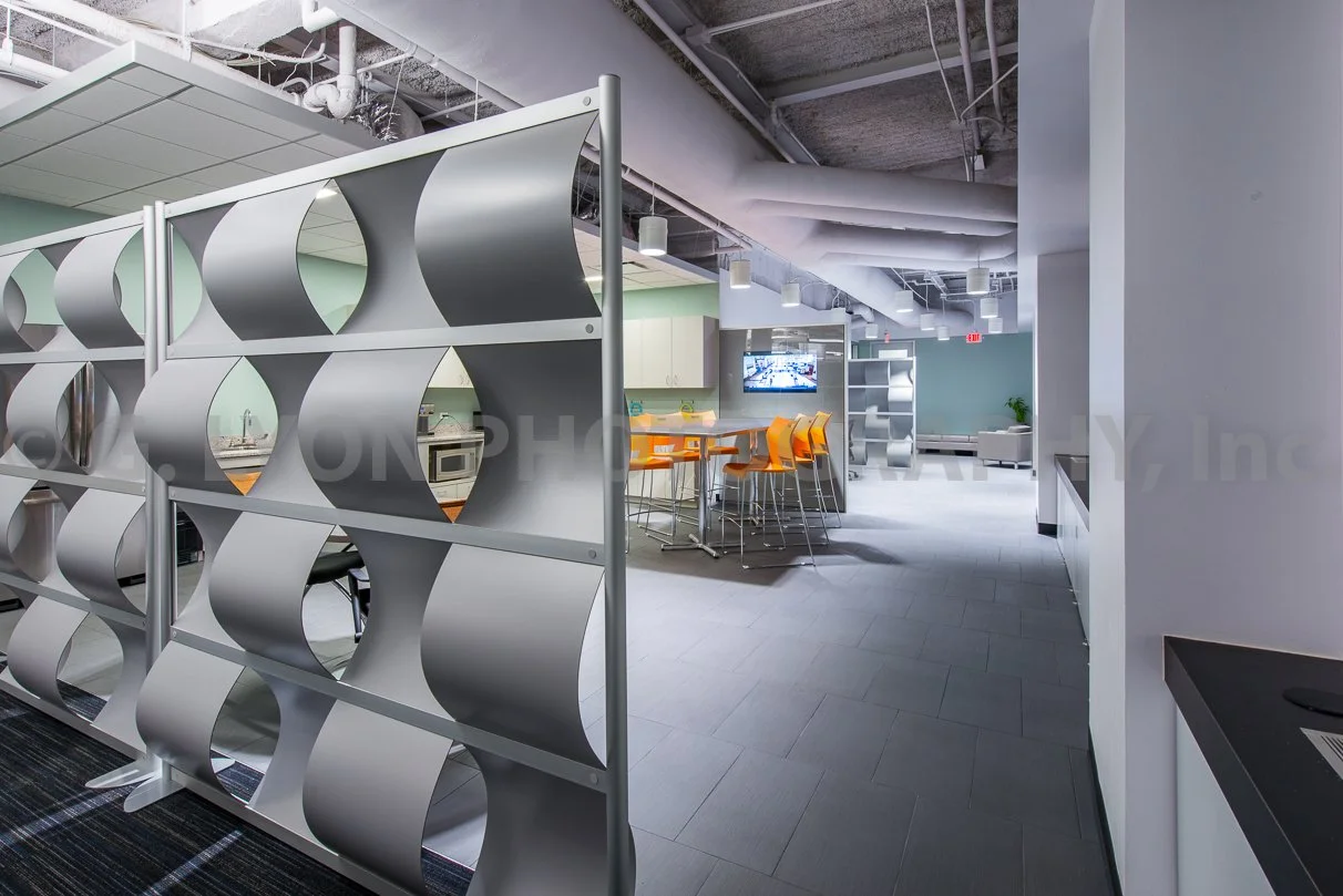 Capturing Modernity &amp; Throwing it Back to Photoshop 1.0