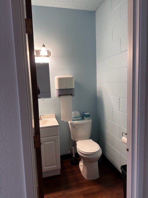 bathroom 2.jpg