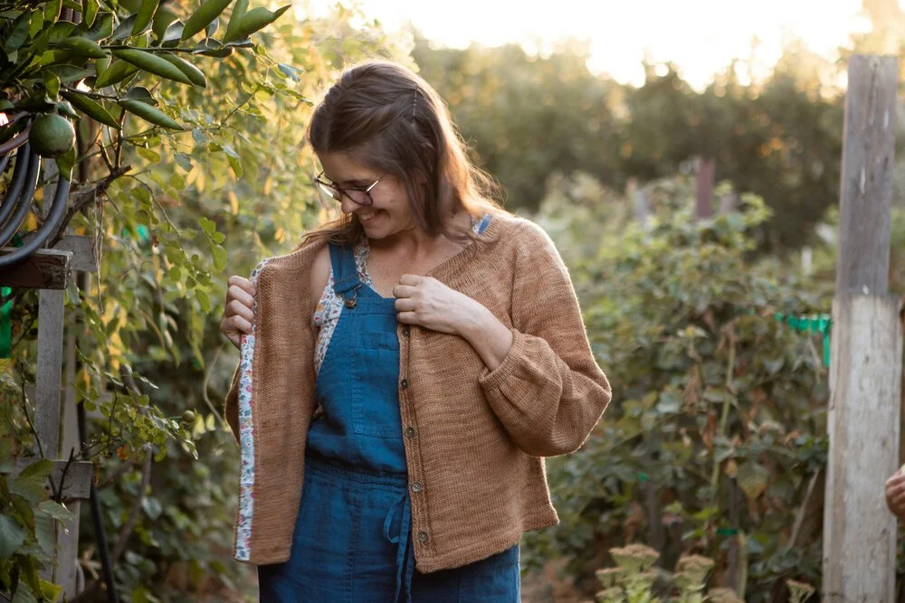 Fabric facing for a knitted button band — Jacqueline Cieslak