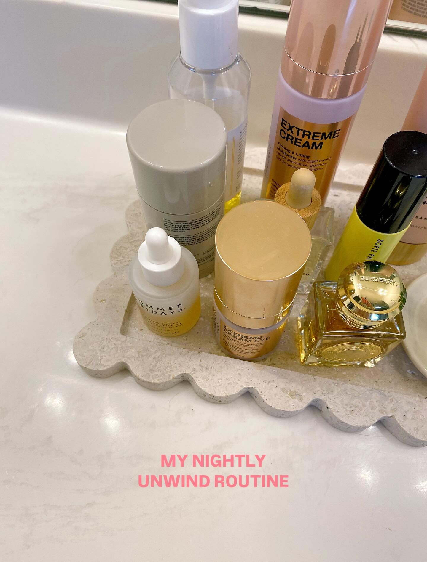 My nightly unwind routine as a new mom 💆🏼&zwj;♀️

Before Harper I had such a great morning routine (and I&rsquo;m slowly getting that back), but the night time unwind routine has been glorious once 8pm hits.

I definitely romanticize this part of t