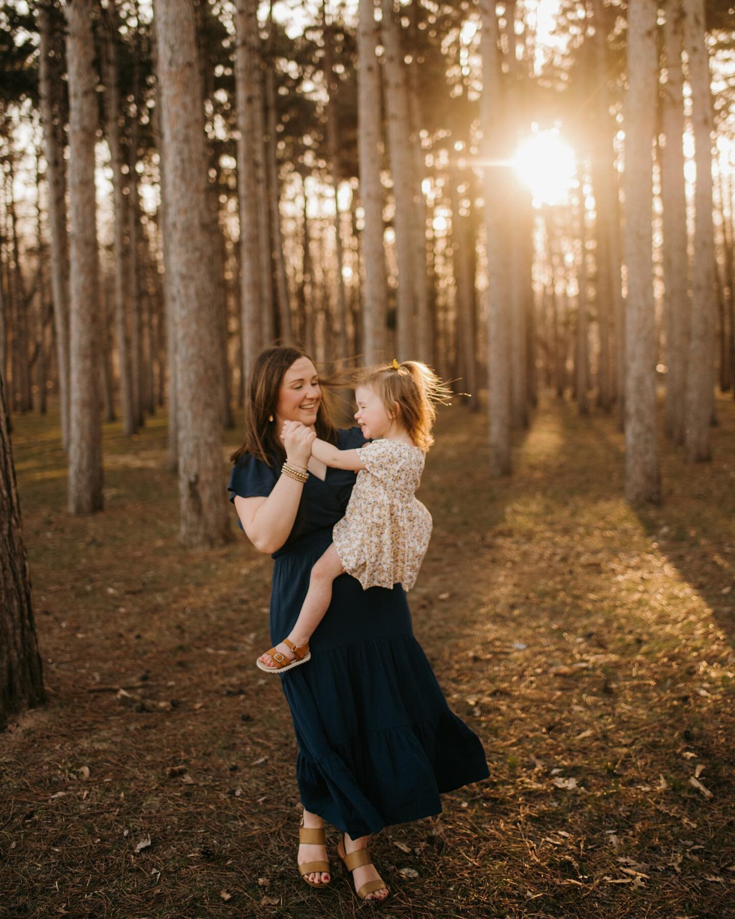 Family sessions force you to be fully present in all of the little moments, and I love them for that.
✨
Jordan and Abby have supported me from the beginning, and I&rsquo;m so grateful for them. It&rsquo;s been an honor getting to capture their sweet 