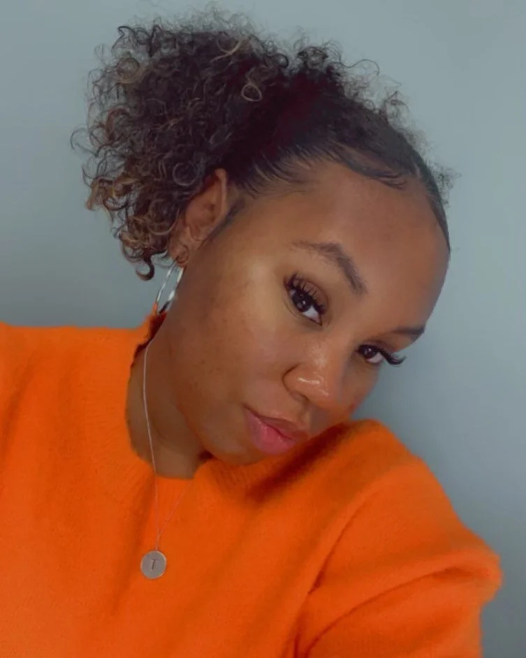 Client selfie 😍🧡 - appointments available! Link in bio! 
Check out the @thewax.trap for all your waxing needs, facials, and they are now offering skin lightening! Check them out! 
#womeninbusiness #womenownedbusiness #blackownedbusiness #lasharti