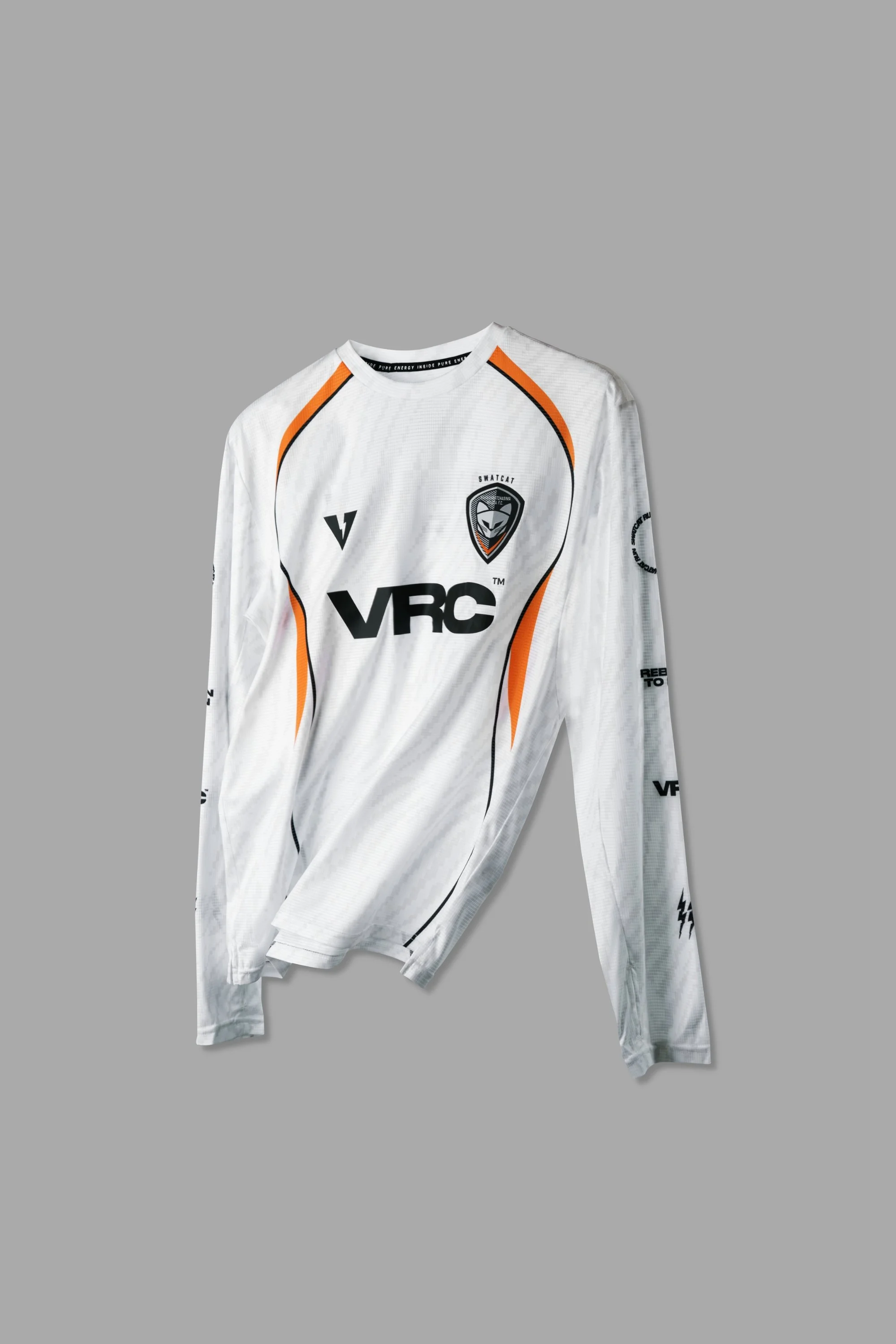 acce 003 swatcat run white f.jpg