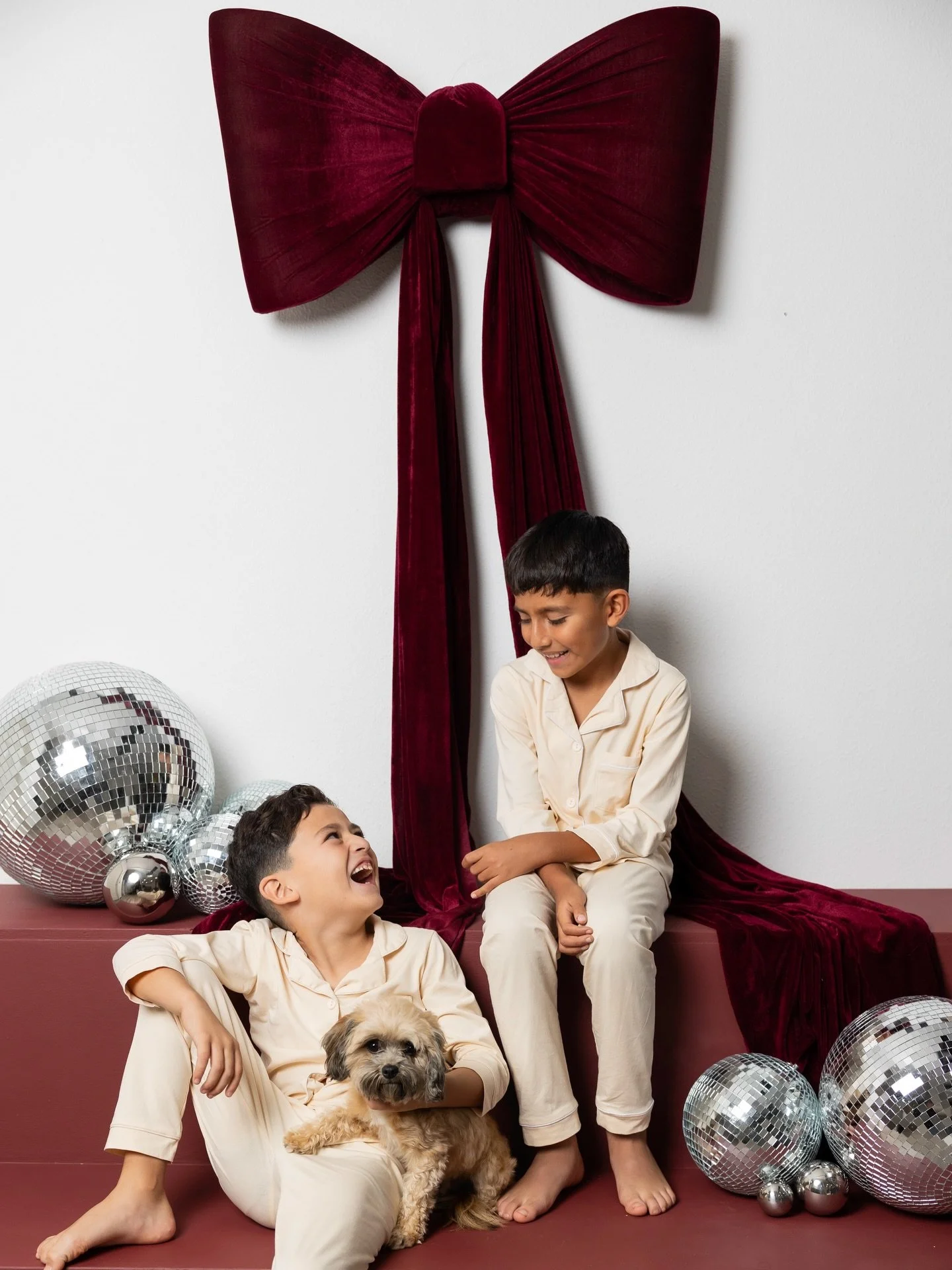 The studs this mama gets to always capture 😍🫶🏼 #holidayphotographer #holidayphotos