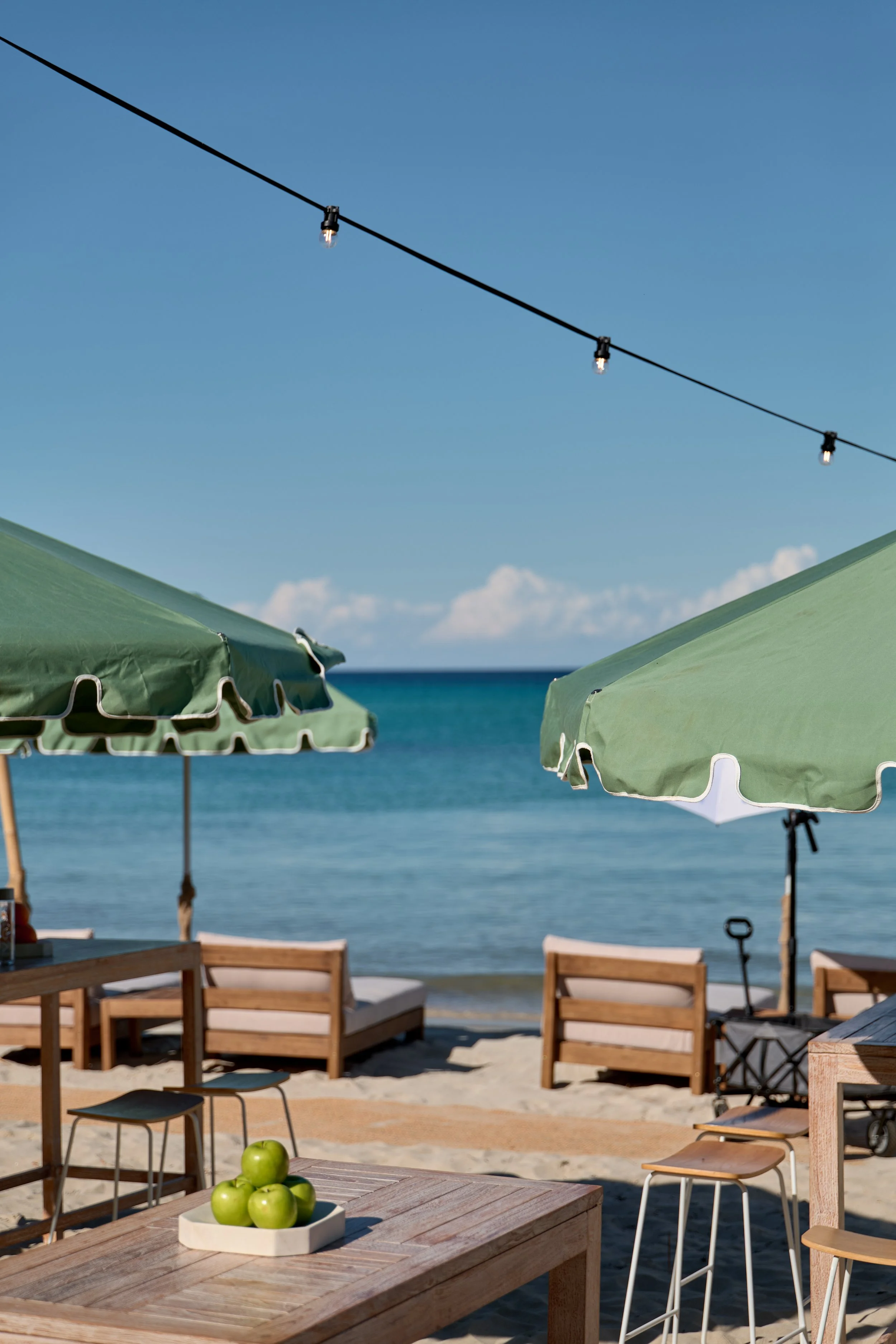 ©SHOTBYTHOM2025_L1421195 beach_club.jpg