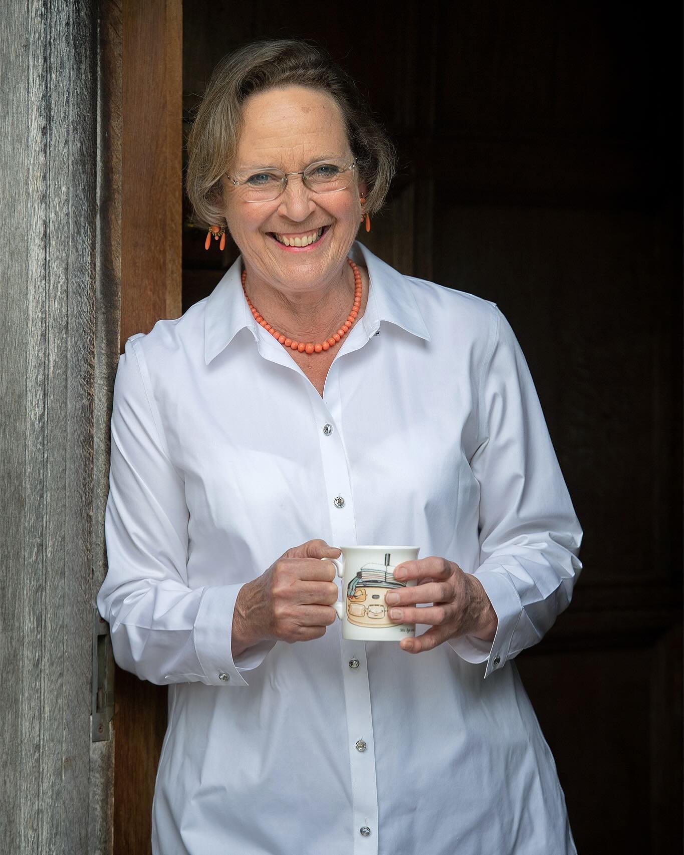 Meet the hostess, Caroline! Happy New Year everyone! Maybe some dreary weather in January but it does nothing to dampen the spirits and is the best time for planning weddings, parties, celebrations or a holiday!  Whatever the event, I&rsquo;m here al