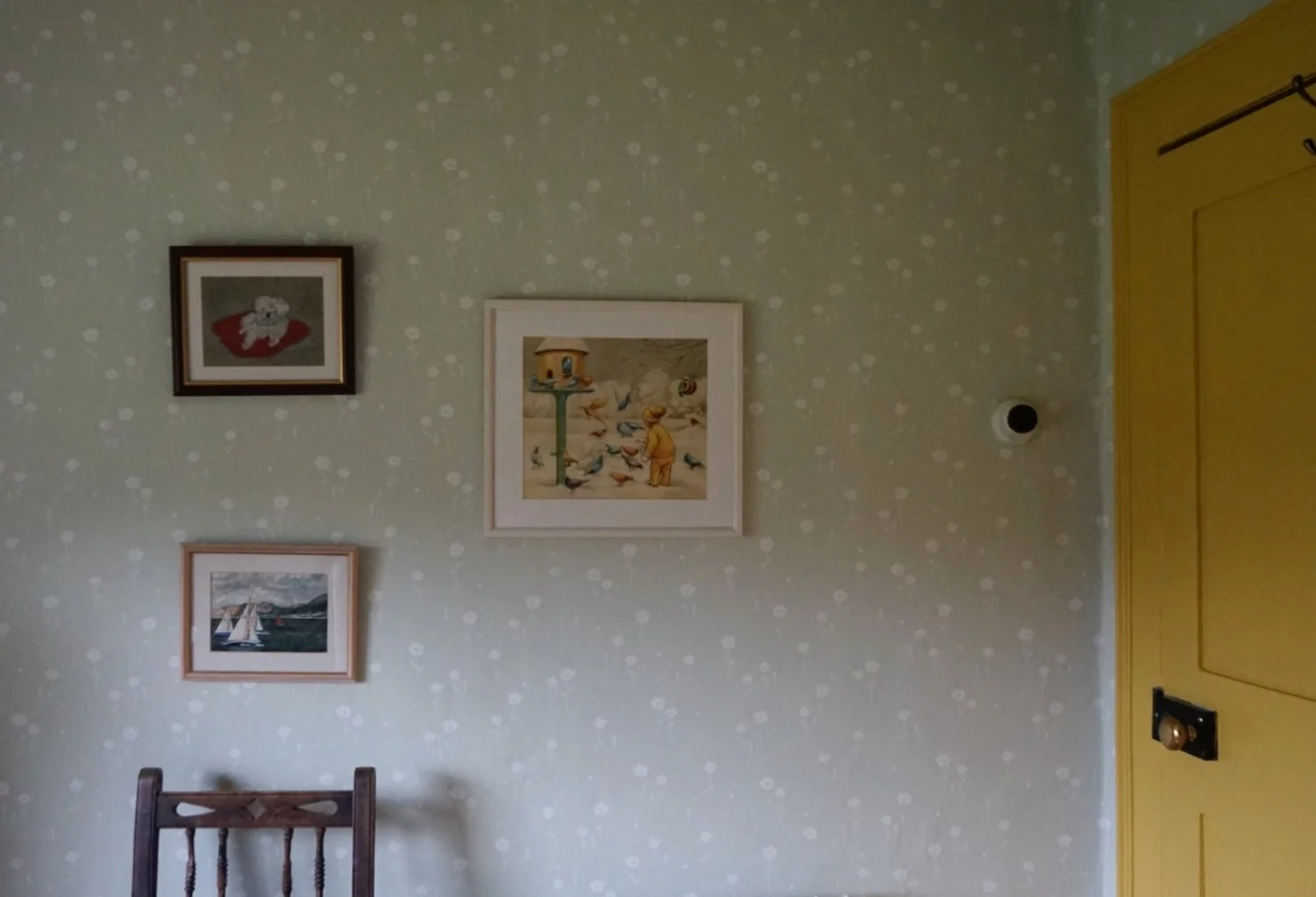 Anglesey country house refurbishment featuring a thoughtfully designed children’s bedroom with soft heritage tones and curated artwork by Stiwdio Interior Design, North Wales.