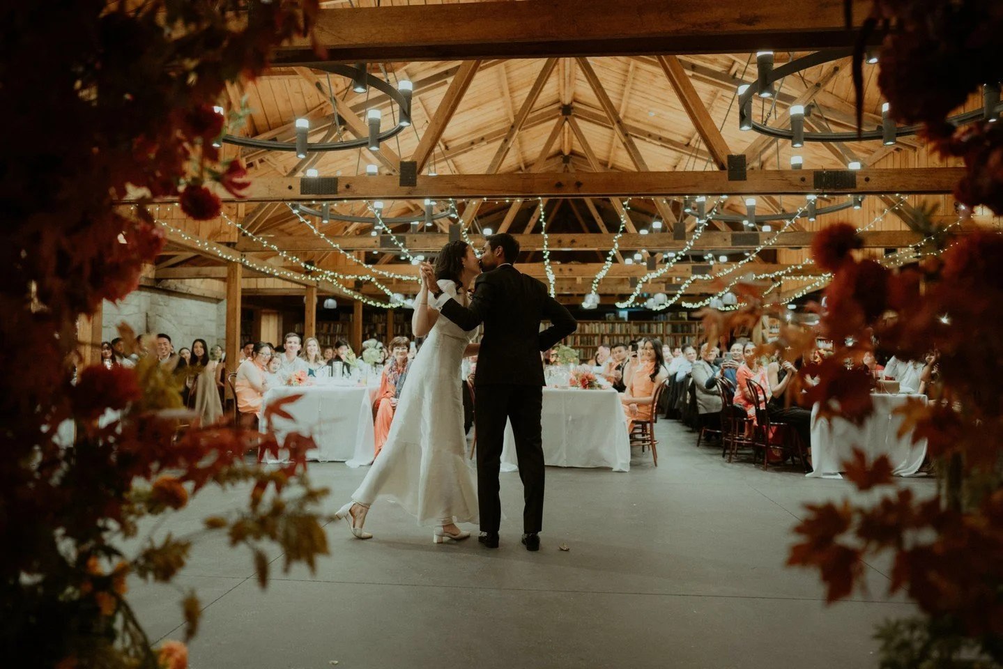 Catherine + Amol

Autumn looks exceptionally good in The Bookbarn.

@olguinphotography
@thenakedfloristau
@bendooleyestate
@beebrightfairylights