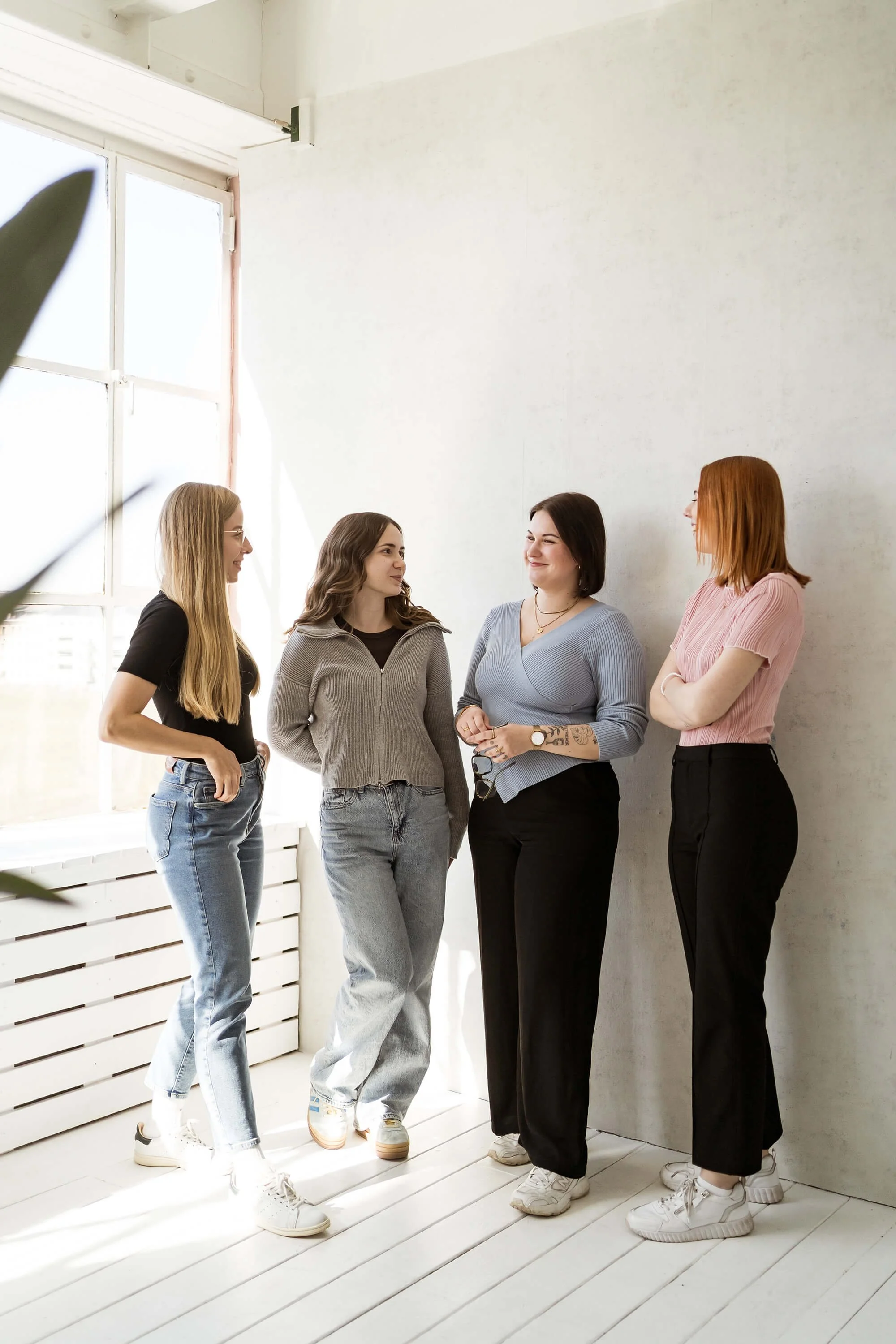 Mitarbeitende der Content-Marketing-Agentur MarkOp