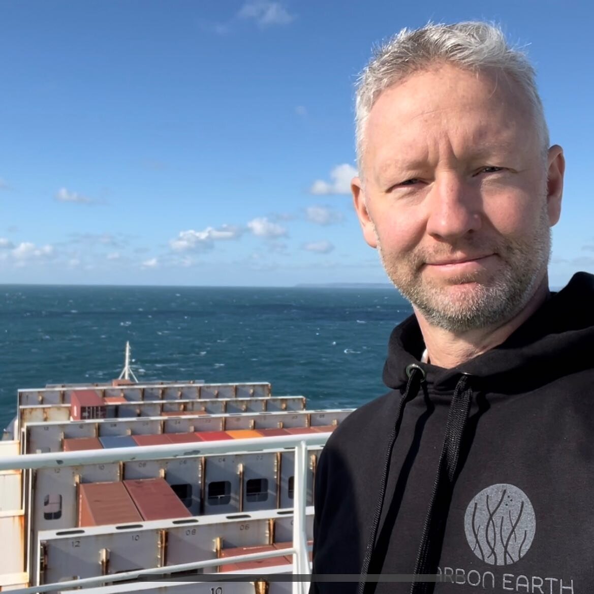 We continue our journey with the goal of being able to really reduce the amount of carbon dioxide in the atmosphere.  @arbon.earth accompanies ACL on a container ship from Antwerp to New York, where along the way we conduct new offshore tests to cont