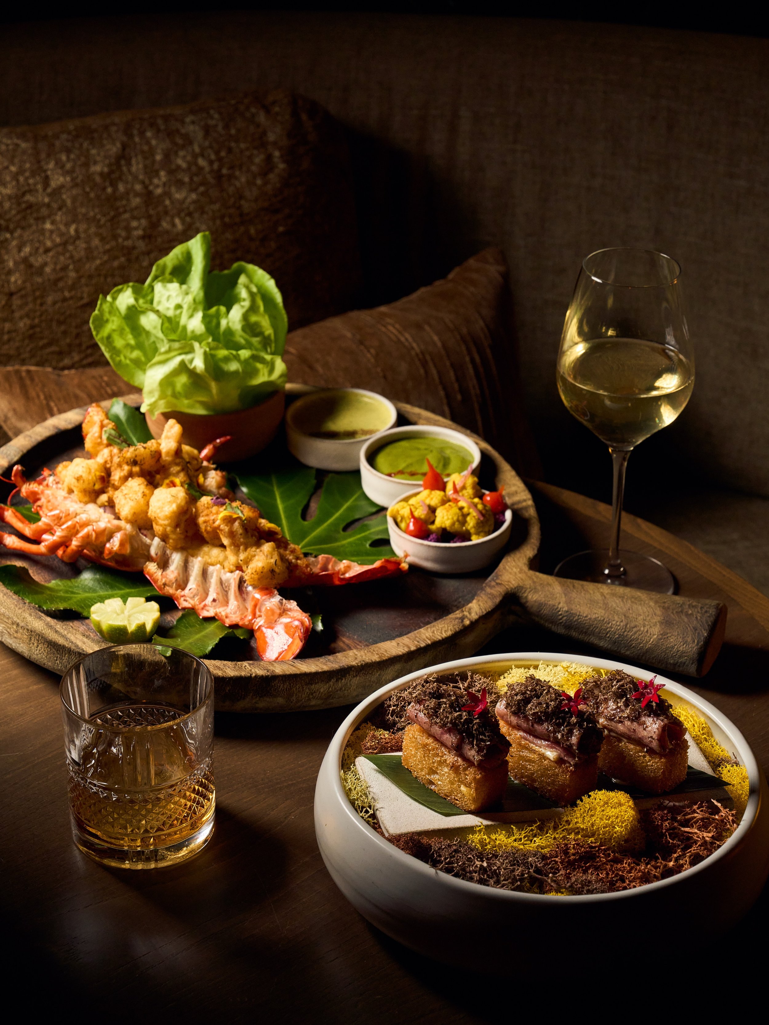 Join us for dinner at CASA NEOS Lounge, every Thursday to Saturday.
Coastal-inspired, sharable dishes and curated cocktails set the tone for an evening that unfolds effortlessly into the night, with music and moments that linger long after.