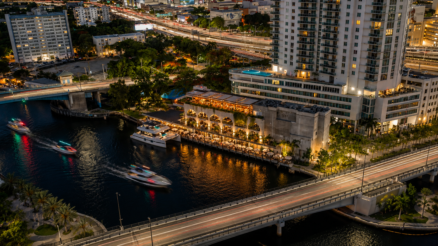 Image of CASA NEOS restaurant from a birds-eye view at night.